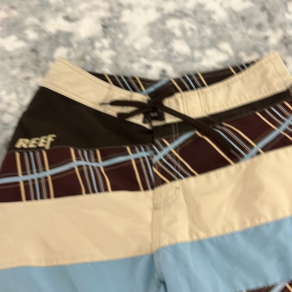 Reef Board Shorts Brown Tan and Blue Like New Size 33 - Picture 3 of 3